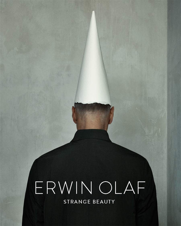 Бумажная книга «Erwin Olaf. Strange Beauty», авторов Дэниел Хорнафф, Роджер Дидерен, Аня Хубер - фото №1