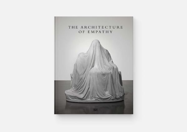 Паперова книга «John Isaacs. The Architecture of Empathy», авторів Метью Баун, П'єр-Ів Десайв, Джон Айзекс, Мартін Кемп, Джеймс Патнем, Діді Боцціні, Дітер Мерш, Дана Зайя - фото №1