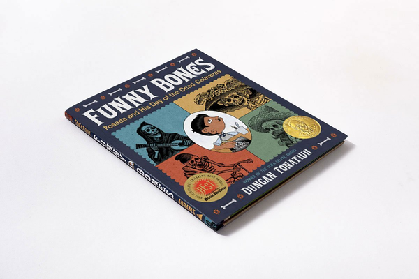 Бумажная книга «Funny Bones. Posada and His Day of the Dead Calaveras», автор Данкан Тонатью - фото №1