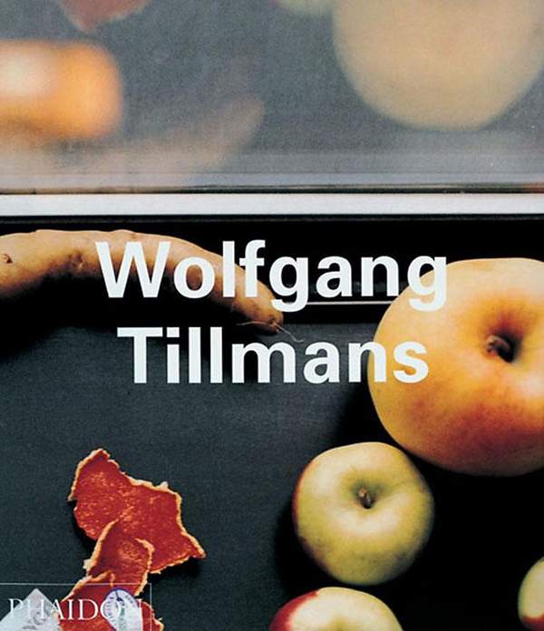 Бумажная книга «Wolfgang Tillmans», автор Джоанна Бертон - фото №1