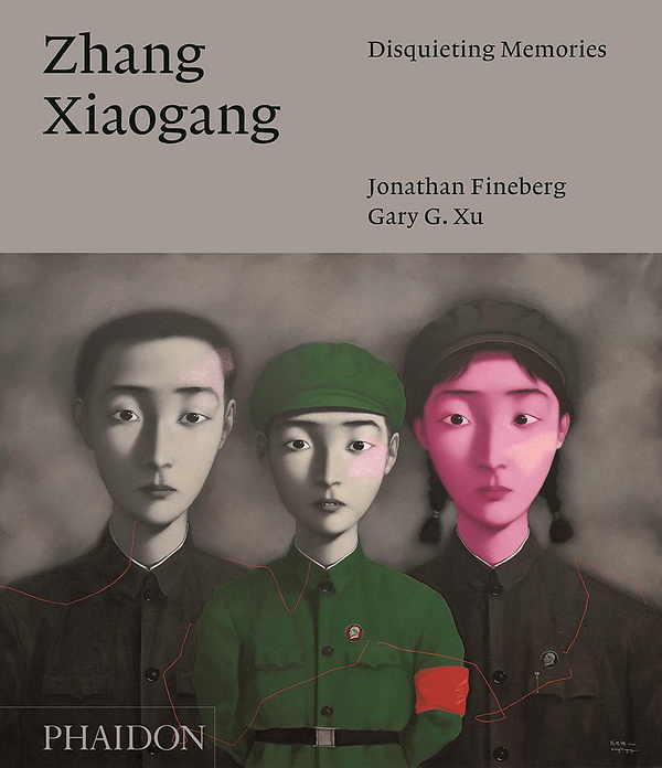 Бумажная книга «Zhang Xiaogang: Disquieting Memories», автор Джонатан Файнберг - фото №1