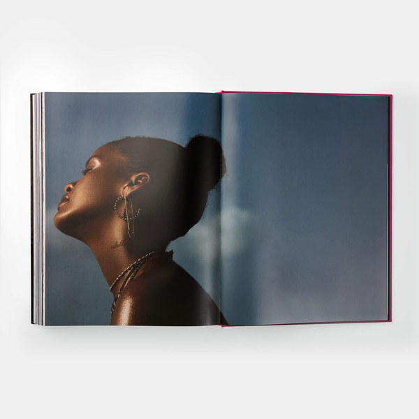 Бумажная книга «The Rihanna Book», автор Рианна - фото №1