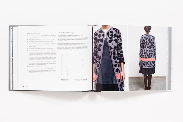 Бумажная книга «Alabama Studio Sewing Patterns. A Guide to Customizing a Hand-Stitched Alabama Chanin Wardrobe», автор Натали Чейнин - фото №1
