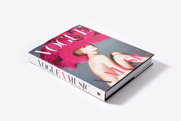 Бумажная книга «Vogue x Music», автор Редакторы американского Vogue - фото №1