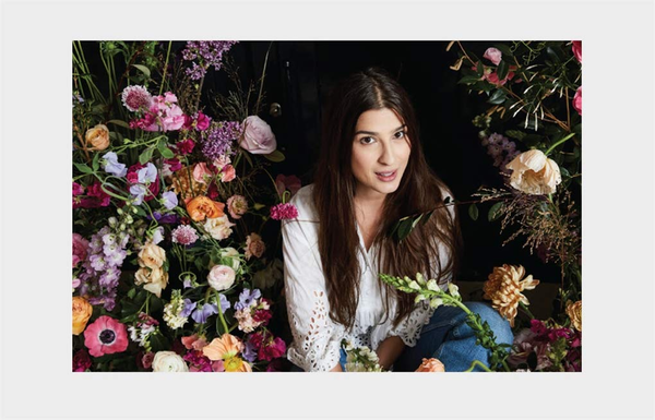Бумажная книга «Living with Flowers. Blooms & Bouquets for the Home», автор Рован Блоссом - фото №1