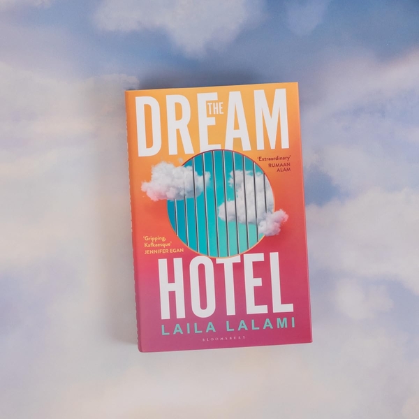 [object Object] «The Dream Hotel», автор Лайла Лаламі - фото №4 - мініатюра