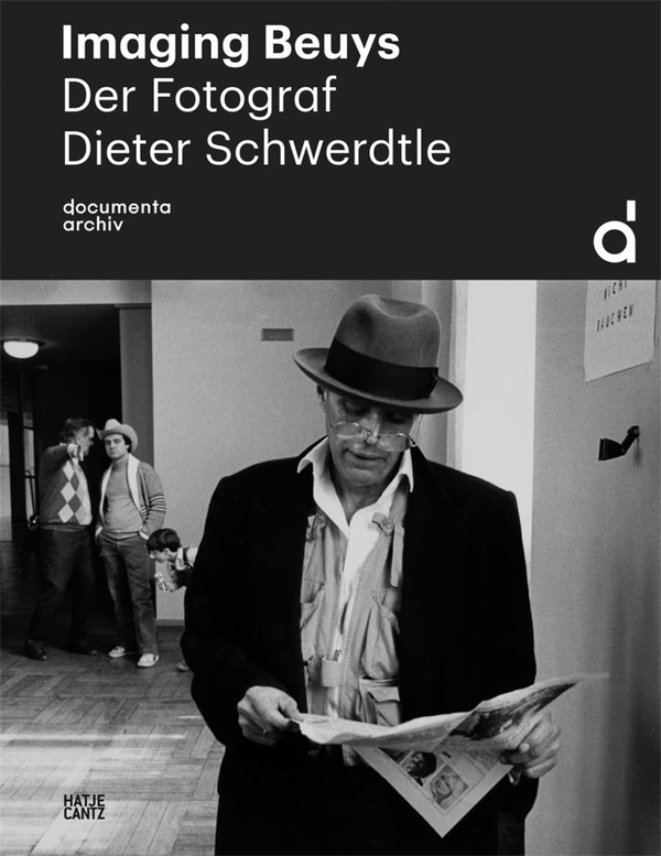 Бумажная книга «Imaging Beuys. The Photographer. Dieter Schwerdtle (1952-2009)», авторов Штеффен Сигел, Мартин Грох - фото №1