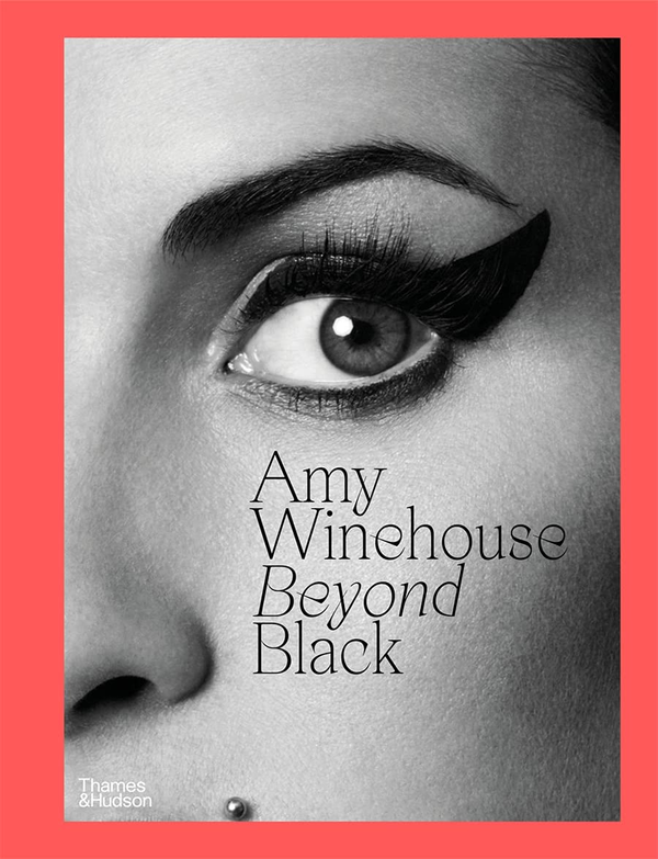 Бумажная книга «Amy Winehouse. Beyond Black», автор Наоми Пэрри - фото №1