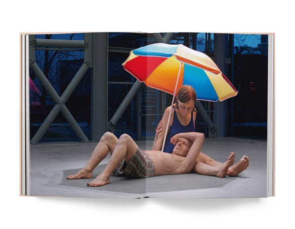 Паперова книга «Ron Mueck», авторів Петер Слотердайк, Роберт Розенблюм, Роберт Сторр, Філ Мьюс, Рон Мьюєк, Джастин Патон - фото №1
