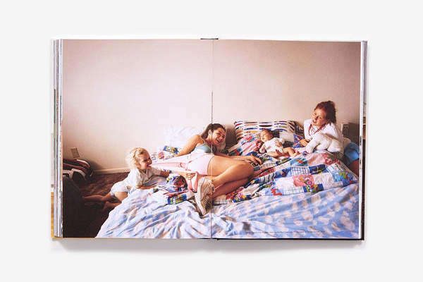 Паперова книга «The World of Apartamento: ten years of everyday life interiors», авторів Начо Алегре, Омар Соса - фото №1