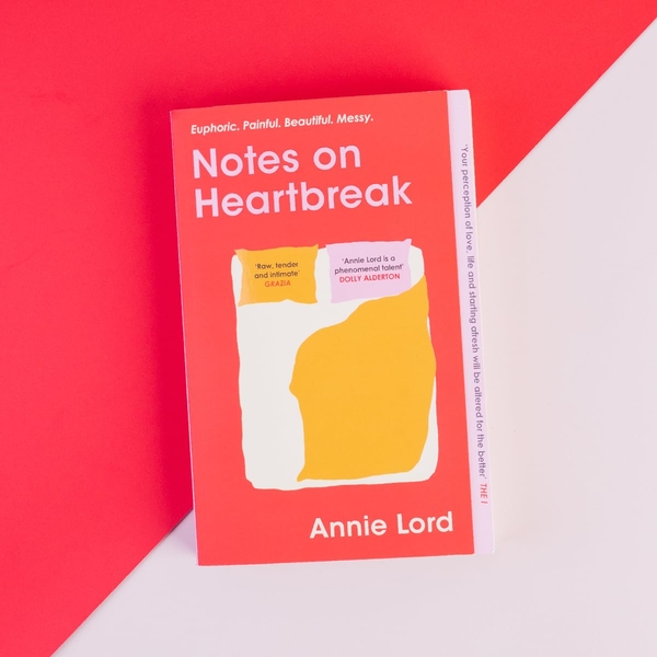 Бумажная книга «Notes on Heartbreak», автор Энни Лорд - фото №1