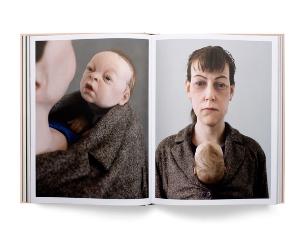 Паперова книга «Ron Mueck», авторів Петер Слотердайк, Роберт Розенблюм, Роберт Сторр, Філ Мьюс, Рон Мьюєк, Джастин Патон - фото №1