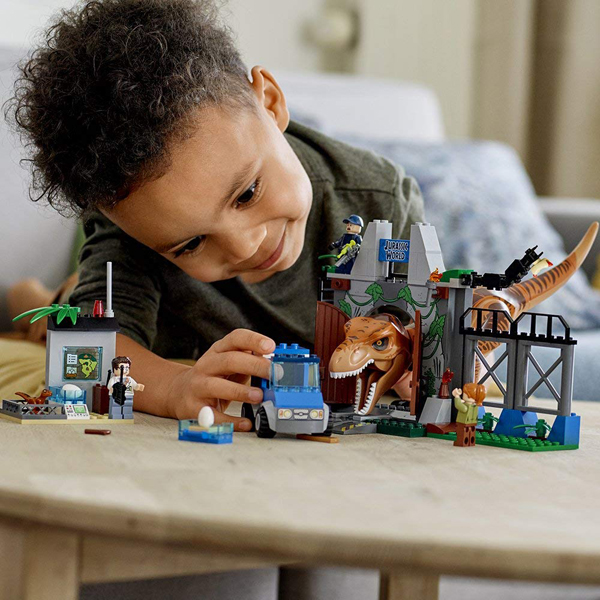  «Конструктор LEGO Juniors Побег Ти-Рекса 150 деталей (10758)», бренда LEGO - фото №1