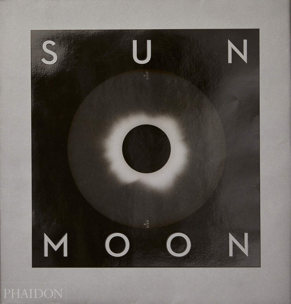 Бумажная книга «Sun and Moon : A Story of Astronomy, Photography and Cartography» - фото №1