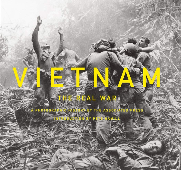 Бумажная книга «Vietnam. The Real War. A Photographic History by the Associated Press», автор Пит Хэмилл - фото №1
