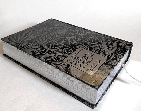 Бумажная книга «H.p. Lovecraft's At The Mountains Of Madness. Deluxe Edition», автор Гоу Танабэ - фото №1