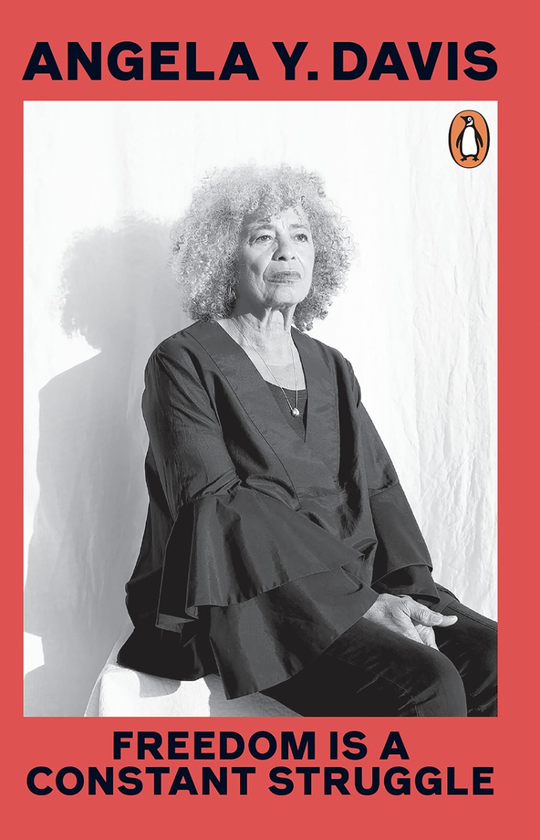 Паперова книга «Freedom Is A Constant Struggle», автор Анжела Й. Девіс - фото №1