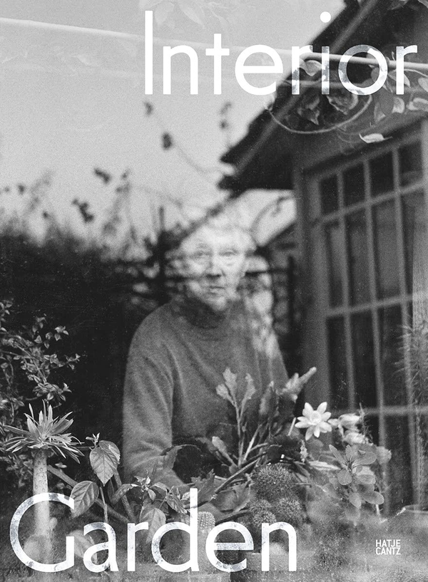 Бумажная книга «Interior Garden», авторов Лия Пирес, Ханна Хёх - фото №1