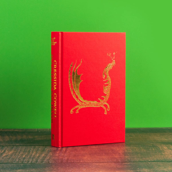 Бумажная книга «How to Train Your Dragon 20th Anniversary Edition», автор Крессида Коуэлл - фото №1