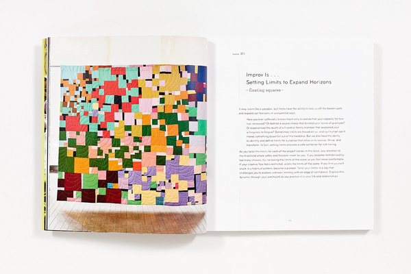 Бумажная книга «The Improv Handbook for Modern Quilters. A Guide to Creating, Quilting, and Living Courageously», автор Шерри Вуд - фото №1
