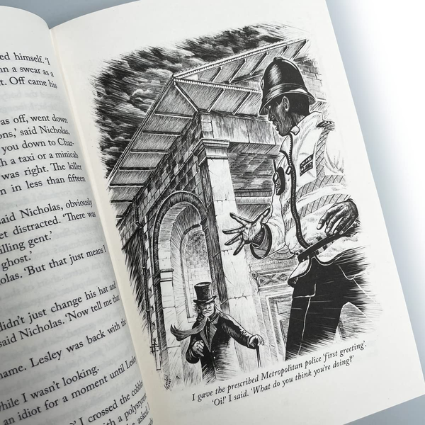 Бумажная книга «Rivers of London. Book 1. The 10th Anniversary Special Edition», автор Бен Ааронович - фото №1