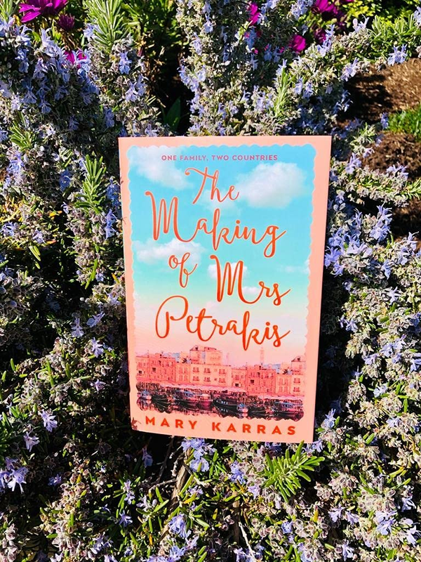 Бумажная книга «The Making of Mrs Petrakis», автор Мэри Каррас - фото №1