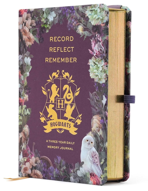Бумажная книга «Hogwarts Memory Journal: Reflect, Record, Remember», автор Insight Editions - фото №1