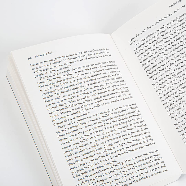 Паперова книга «Entangled Life», автор Мерлін Шелдрейк - фото №1
