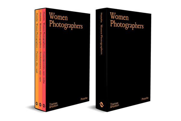 Бумажная книга «Women Photographers. Slipcased set», автор Клара Бувересс - фото №1