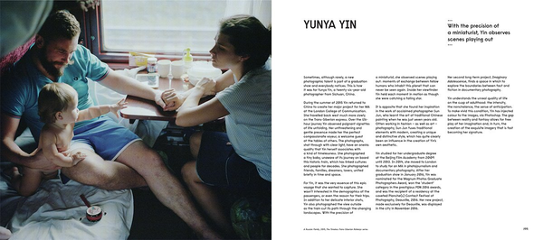 Паперова книга «Firecrackers. Female Photographers Now», автор Фіона Роджерс - фото №1