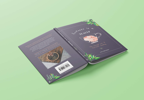 Бумажная книга «Fortunes in a Tea Cup. Tasseomancy. The Ancient art of Tea Leaf Reading», автор Джейн Стразерс - фото №1