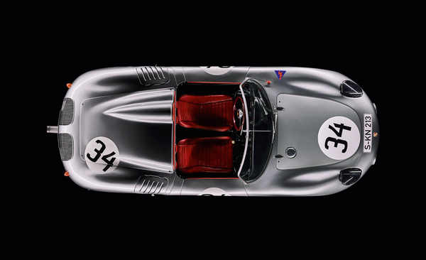 Паперова книга «Porsche Milestones», автор Вілфрід Мюллер - фото №1
