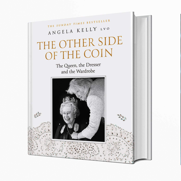 Бумажная книга «The Other Side of the Coin: The Queen, the Dresser and the Wardrobe», автор Анжела Келли - фото №1