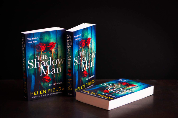 Бумажная книга «The Shadow Man», автор Хелен Филдс - фото №1