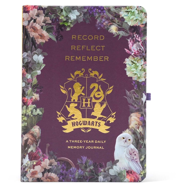 Бумажная книга «Hogwarts Memory Journal: Reflect, Record, Remember», автор Insight Editions - фото №1