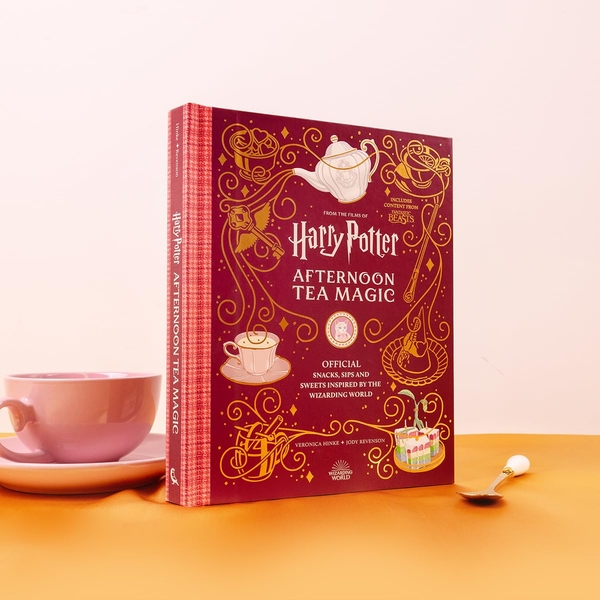 [object Object] «Harry Potter Afternoon Tea Magic:», авторів Вероніка Хінке, Джоді Ревенсон - фото №2 - мініатюра