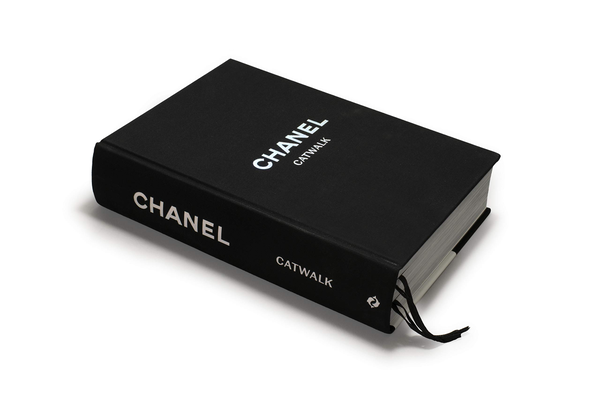 Книга «Chanel Catwalk. The Complete Collections» – Патрик Мориес