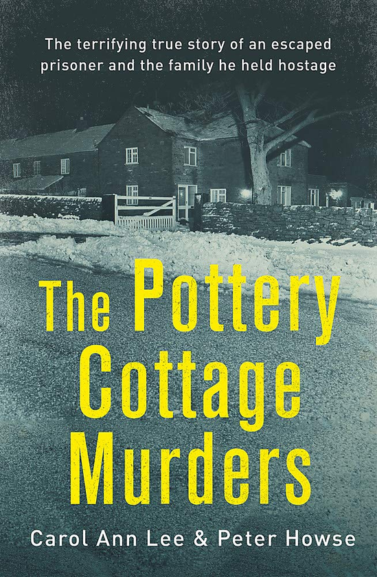 Бумажная книга «The Pottery Cottage Murders», авторов Кэрол Энн Ли, Питер Хоуз - фото №1