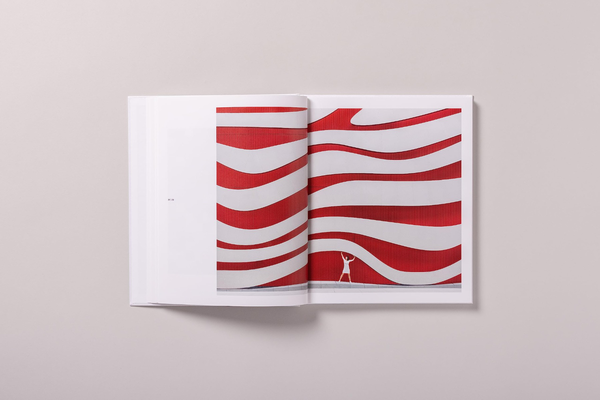 Бумажная книга «Happytecture», авторов Анна Девис, Даниель Руэда - фото №1