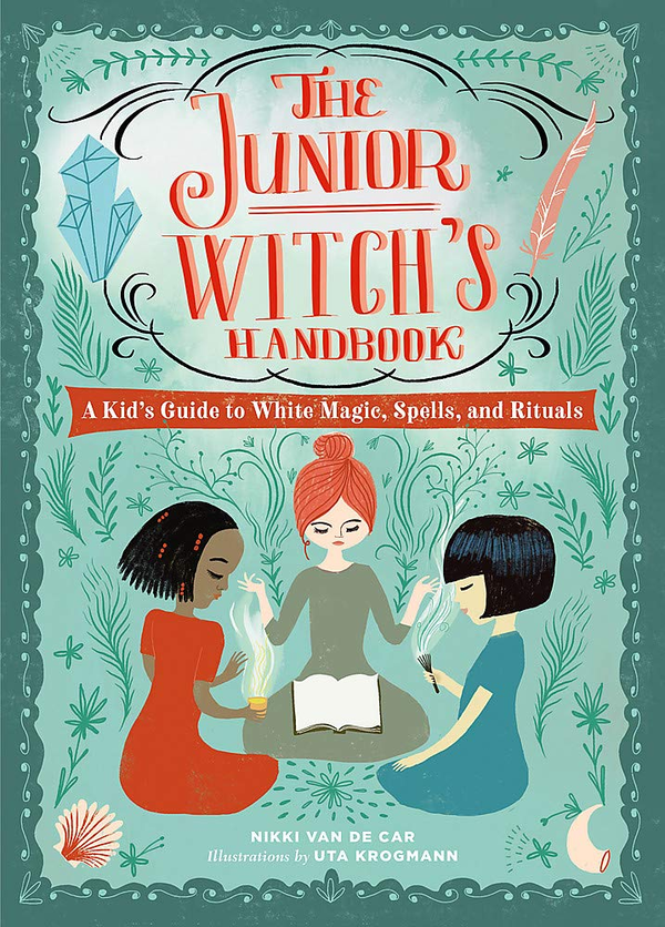 Бумажная книга «The Junior Witch's Handbook», автор Никки Ван Де Кар - фото №1