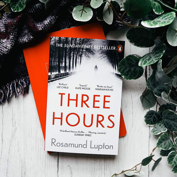 Паперова книга «Three Hours», автор Розамунд Лаптон - фото №1