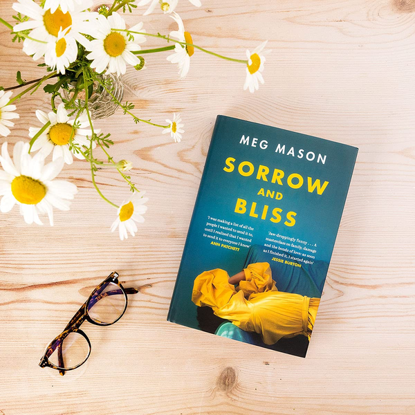 Бумажная книга «Sorrow and Bliss», автор Мэг Мейсон - фото №1