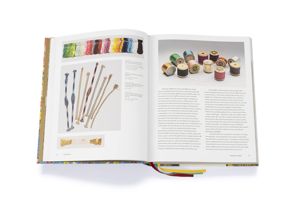 Бумажная книга «Silk. Fibre, Fabric and Fashion » - фото №1