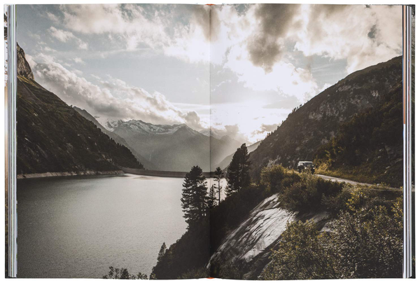 Бумажная книга «The Great Outdoors. 120 Recipes for Adventure Cooking» - фото №1