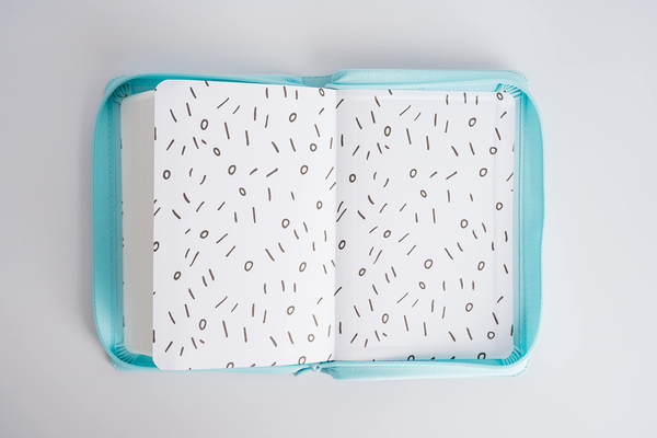 Бумажная книга «NIV Pocket Mint Soft-tone Bible with Zip» - фото №1