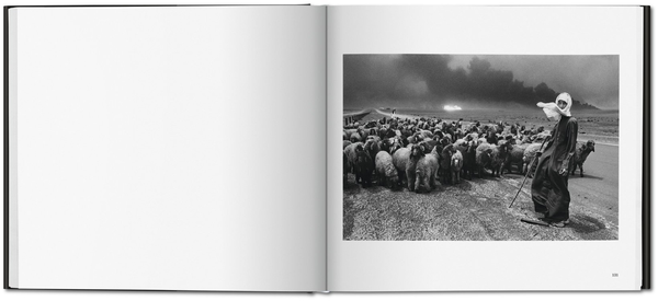 Бумажная книга «Sebastião Salgado. Kuwait, A Desert on Fire», автор Себастьян Сальгадо - фото №1