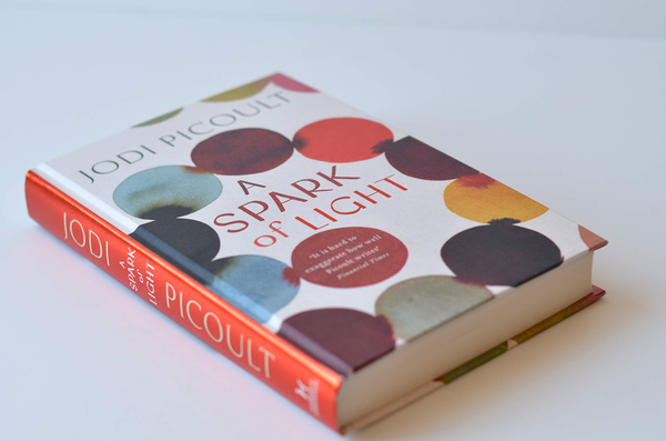 Бумажная книга «A Spark of Light», автор Джоди Пиколт - фото №1