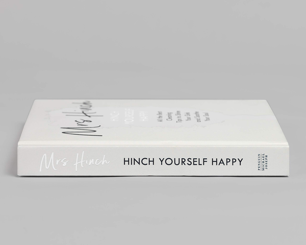 Бумажная книга «Hinch Yourself Happy: All The Best Cleaning Tips To Shine Your Sink And Soothe Your Soul», автор Миссис Хинч - фото №1