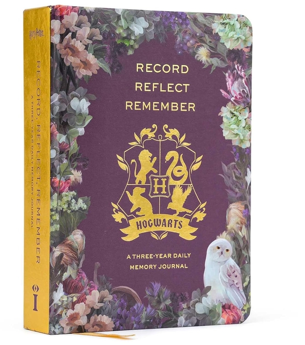 Бумажная книга «Hogwarts Memory Journal: Reflect, Record, Remember», автор Insight Editions - фото №1