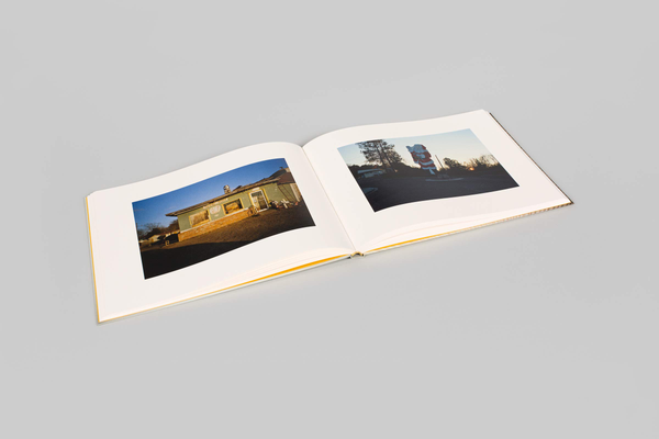 Бумажная книга «Harmony Korine and Juergen Teller. William Eggleston 414», авторов Юрген Теллер, Хармони Корин - фото №1